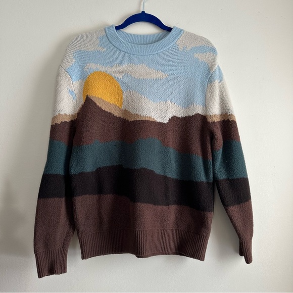 Abercrombie & Fitch Sweaters - A&F • Scenic Crew‎ View Mountain Sweater